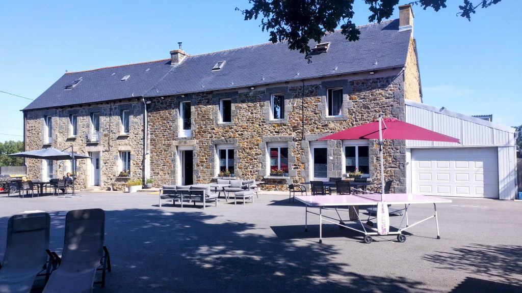 maison d'hotes repas table d'hotes à rouillac 22250 le bonheur est en bretagne chambres d'hotes gite de charme avec piscine et spa